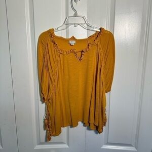 Anthropologie Postmark mustard colored short sleeve top w/ tassels, size small